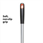 OXO Good Grips Cepillo fregador para la tina y azulejos, expandible