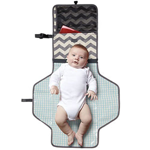 Skip Hop Cambiador portátil para bebé: cambiador Pronto Wipe Clean con dispensador de toallitas, Chevron