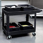 Rubbermaid Commercial Heavy-Duty 2 Shelf Utility Cart, Lipped Shelves, Agarre plano / Estante con base, Negro, Mediano