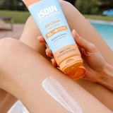 ▶ ISDIN Fotoprotector Gel Cream SPF 50+, Protector Solar Corporal refrescante e hidratante, Ideal para toda la familia, 250 ml