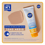NIVEA SUN Protector Solar Facial Control de Brillo Tono Medio (50 ml), con Color que se Adapta a tu Tono de Piel, Bloqueador solar FPS 50+, no Grasoso para Todo Tipo de Piel