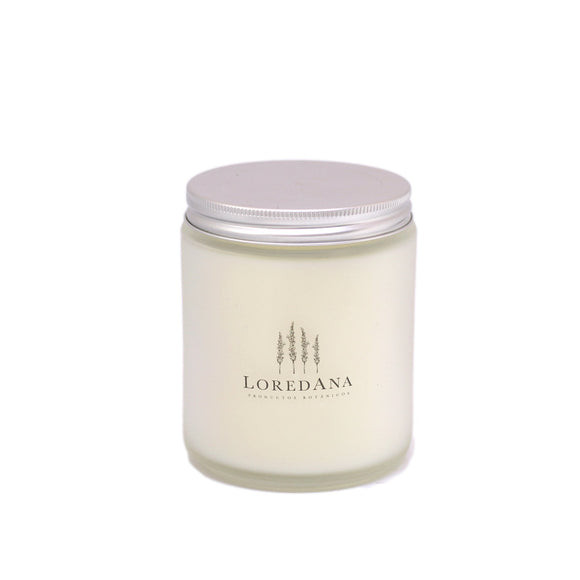 LOREDANA | Velas aromáticas decorativas | Vela natural con cera de soya | perfumada con aceites escenciales | ideal para aromaterapia | apta para dar masajes | Fragancia Sandalo y Cardamomo | 240 gr