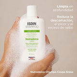 ▶ ISDIN Nutradeica Champú Anticaspagrasa, Reduce la Descamación, el Picor y el Exceso de Sebo, 200ml