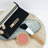 Zao Organic Makeup - Púrpura oscura compacta de Blush 323-0,32 oz.