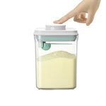 Contenedor hermético para almacenamiento de alimentos – Contenedor desplegable con cuchara – 1,5 cuartos de galón para almacenamiento de leche y más alimentos, cuadrado, transparente