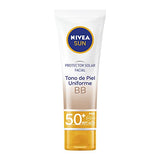 NIVEA SUN Protector Solar Facial BB Tono Uniforme (50 ml), con Color que se Adapta a tu Tono de Piel, Bloqueador solar FPS 50+, no Grasoso para Todo Tipo de Piel