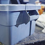 Rubbermaid Commercial Products BRUTE - Contenedor de almacenamiento con tapa, 14 galones, gris, cajas robustas/reutilizables para mudanza/campamento, cochera/sótano